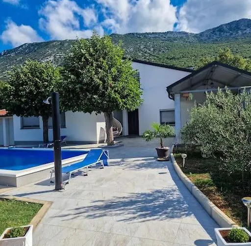 Infinity - Attractive For Rest And Relaxation *